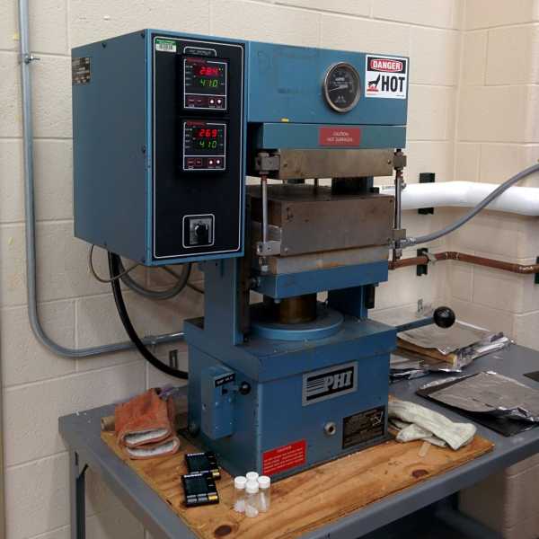 Compression Molder