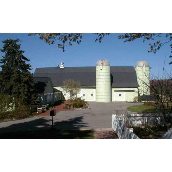Barn East Side